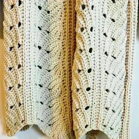 Moon & Madison Cozy Open-Front Cardigan with Scalloped Hem - Picture 3 of 6